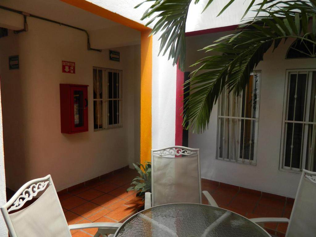 La Iguana Vallarta Lgbt Adults Only - Romantic Zone - Party Clubbing Street Puerto Vallarta Eksteriør billede